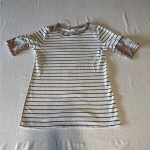 Lovely J Women Size Small Striped Shirt with Patterned‎ Sleeves